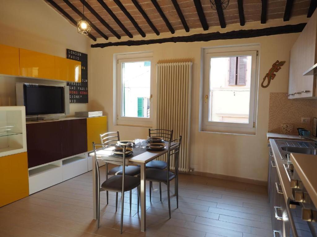 Contrada House By Francigenaapartments Sienne Extérieur photo
